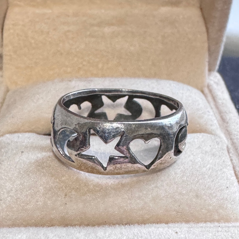 ✨ Vintage Celestial Chic .925 Sterling Silver Ring - Moon, Heart and Star✨